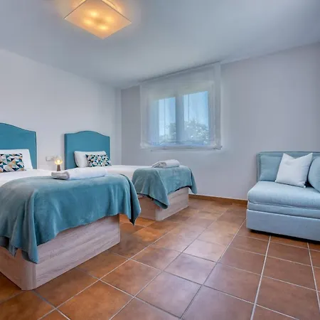 La Casa De Illos, Casa Completa Con Piscina En * Sanxenxo