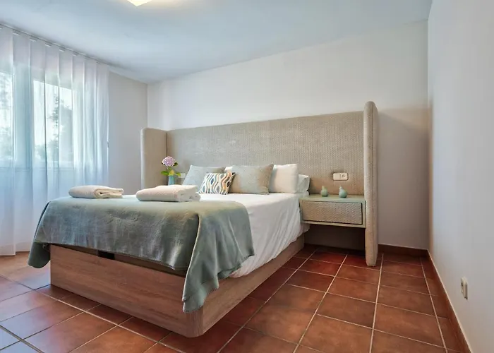 La Casa De Illos, Casa Completa Con Piscina En